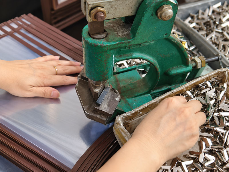 Logo & Hardware in the hospitality product production process